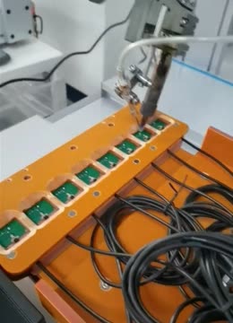 菱途科技 自動(dòng)焊錫機(jī)如何革新現(xiàn)代生產(chǎn)制造