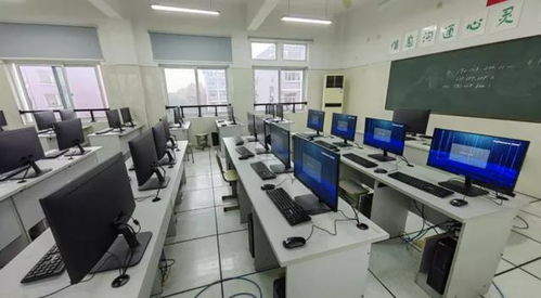 龍芯電腦進校園 10000臺設(shè)備如何點燃學(xué)生們的科技夢？